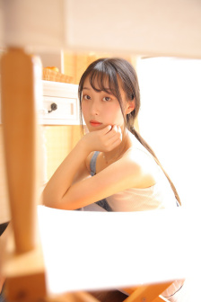 上面一边亲下一边面膜是什么意思