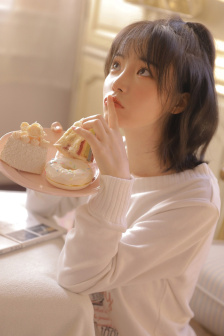一觉醒来自己变成了乳胶娃娃